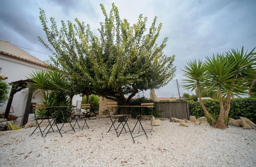 Chinorlet House | LA SIERRA CASA - Villa with Pool, Garden & Games Room