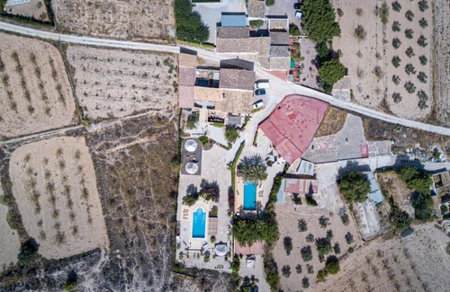 Chinorlet House | LA SIERRA CASA - Villa with Pool, Garden & Games Room