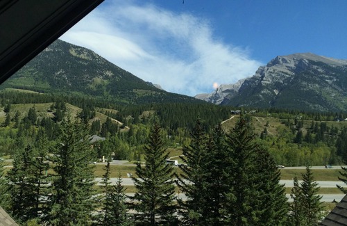 Canmore Condo | Experience La Sierra/Los Picos - Penthouse with Spa & Pool