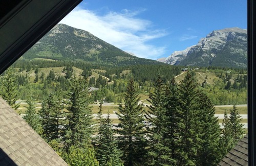 Canmore Condo | Experience La Sierra/Los Picos - Penthouse with Spa & Pool