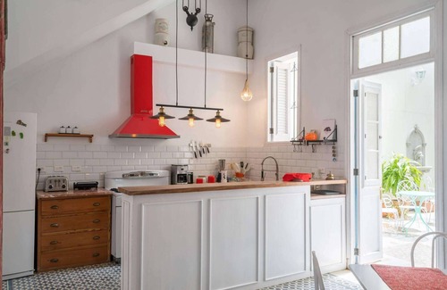 Centro Havana Bed & Breakfast | Discover La Siguaraya: Spa Retreat with Family-Friendly Amenities