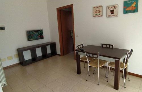 Rozzano Apartment | Discover LA SISTEMAZIONE BRILLANTINO TITANIUM - Breakfast Included