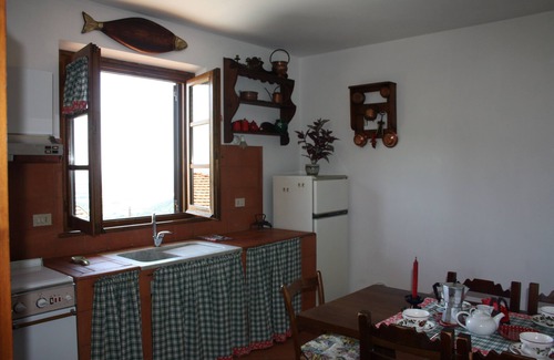 Corsanico-Bargecchia Apartment | Unforgettable Sea View at La "small" Volpaia, Tuscany