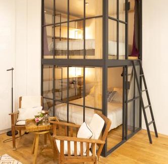 5th Arrondissement Apartment | Welcoming La Sorbonne Fleurie: Family-Friendly Retreat