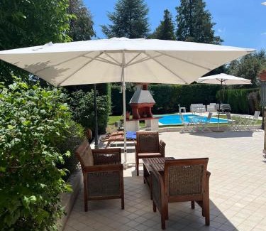 Rocchetta a Volturno Bed & Breakfast | Experience La Sorgente: Oceanfront Retreat with Pool