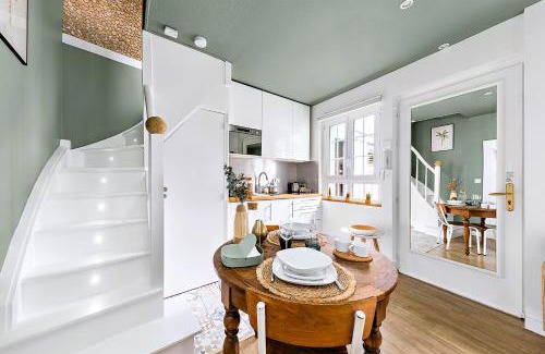 Quartier Vieux Marche-Cathedrale Apartment | Discover La Souche: Guest Rated 9.2/10 Retreat