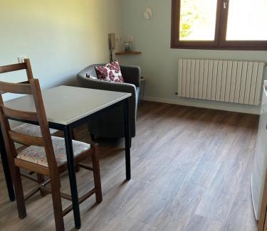 Saint-Jean-de-Chevelu Hotel | Enjoy LA SOURCE Jacquet: Family-Friendly Hotel & Dining