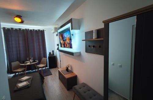Onesti Apartment | La Srour 2