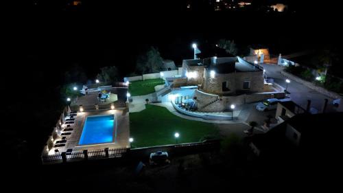 Torre Pali Apartment | Paradise Room: 10/10 Rated Stays with Pool & Kitchen