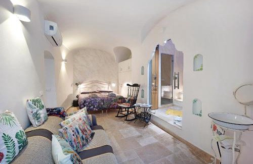 Dolceacqua Apartment | Discover La Stanza Segreta Platinum: Family & Pet Friendly