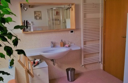Rossiglione Bed & Breakfast | Experience Comfort at The Green Room B & B Homestay