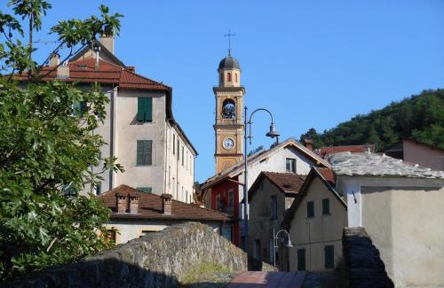 Rossiglione House | Experience La Stanza Verde: Pet and Child Friendly Retreat