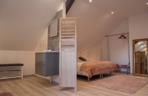 Chablis House | Relax at La Suite à Chablis - Breakfast & Family Friendly