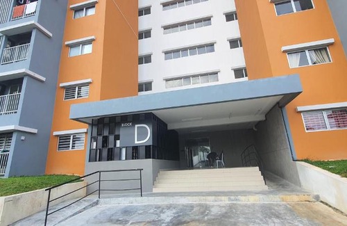 Kota Warisan House | Exceptional La Suite@Alanis Residence with Pool Access