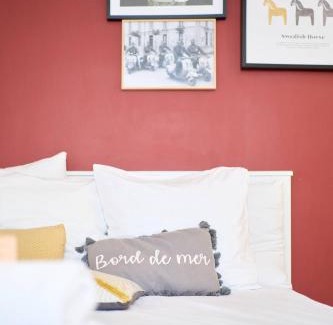 Decre-Cathedrale Apartment | Guest Rated: 10/10 at La Suite des Carmes, Nantes Center