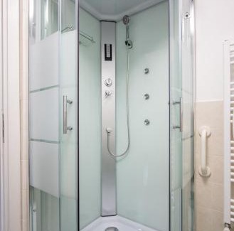 Pietrasanta Apartment | Explore La Suite di Bonnes Vacances: 4-Star Comfort for Families
