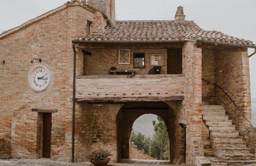 Arcevia Apartment | Discover La Suite in Piazza: Poolside Retreat in Borgo Loretello