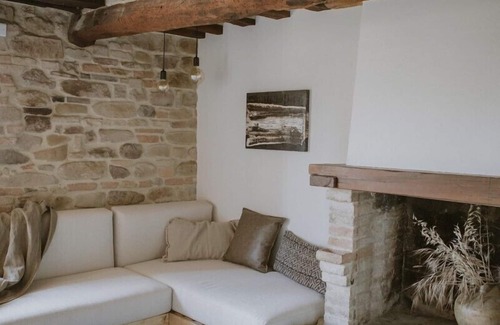Arcevia Apartment | Discover La Suite in Piazza: Poolside Retreat in Borgo Loretello