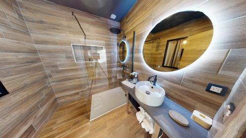 Buhl-Lorraine Bed & Breakfast | Relaxing Retreat at La suite Mélusine with Spa & Hot Tub