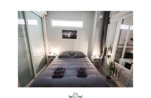 Poitiers Apartment | Pet-Friendly La Suite T2 with Terrace in Poitiers