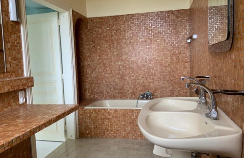 Laguian-Mazous Bed & Breakfast | Family-Friendly Getaway at La Téoulère du Bas