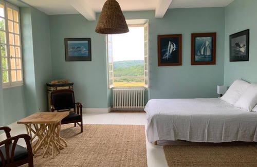 Laguian-Mazous Bed & Breakfast | Family-Friendly Getaway at La Téoulère du Bas