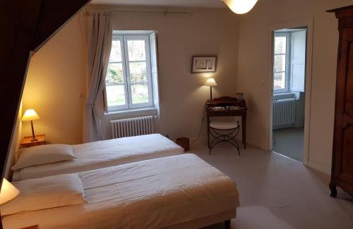 Huisseau-sur-Cosson Bed & Breakfast | Oceanfront Relaxation at La Taille de Biou - Rated 9.5/10