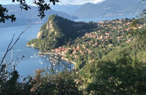 Porto Valtravaglia Bed & Breakfast | Discover La Tana del Ghiro: Oceanfront Retreat with Pets Welcome