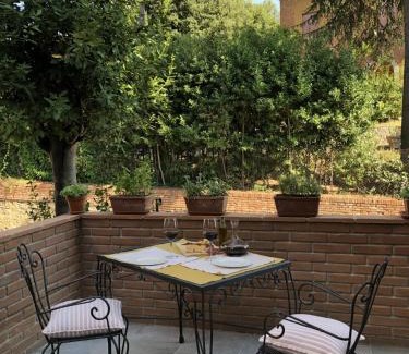 Santarello Apartment | Welcoming La Tana di Ghino di Tacco: Family-Friendly Stay