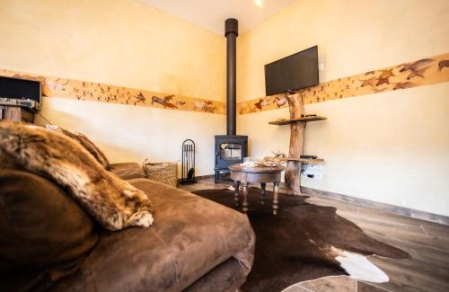 Bouvignes-sur-Meuse House | Pet-Friendly Retreat at La tanière Dinant, Rated 8.8/10