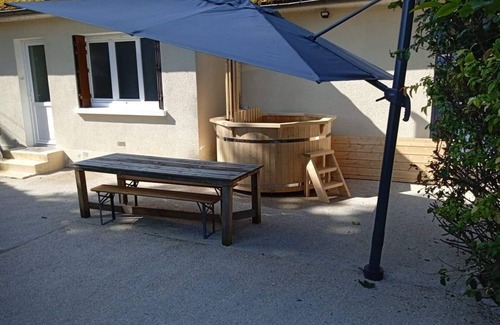 Bar-sur-Aube House | Experience Comfort at La Tanière: Pet-Friendly Retreat