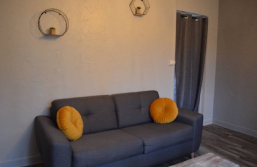 Bar-sur-Aube House | Experience Comfort at La Tanière: Pet-Friendly Retreat