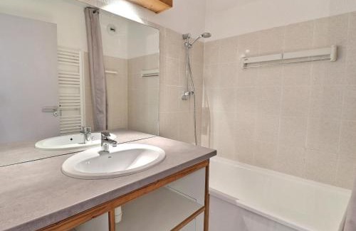 La Perriere Apartment | Family-Friendly Appartement La Tania for Memorable Stays