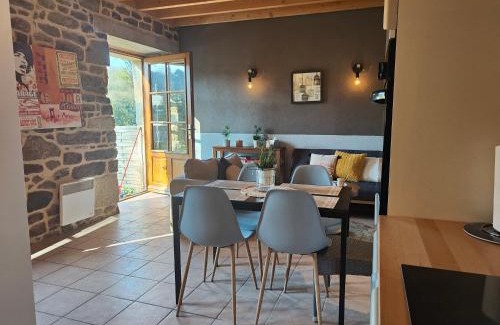 Lanvallay House | Pet-Friendly Retreat at La Tannerie du Port with Kitchen