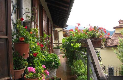 Airuno Apartment | Discover LA TAVERNA B&B: Family-Friendly Getaway