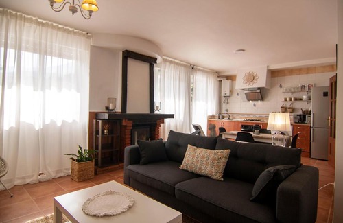 El Arenal Apartment | Family-Friendly Retreat at La Tendera - Rated 9.3/10