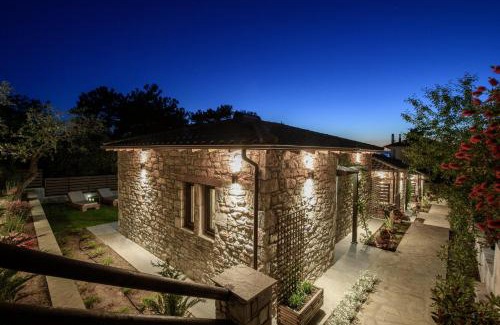 Skala Rachoniou House | Experience La Terra Petra: 4-Star Stay with Breakfast Included