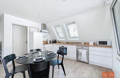 Ambleteuse Apartment | Oceanfront Villa La Terrasse: Family-Friendly & 8.8 Rated