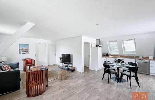 Ambleteuse Apartment | Oceanfront Villa La Terrasse: Family-Friendly & 8.8 Rated