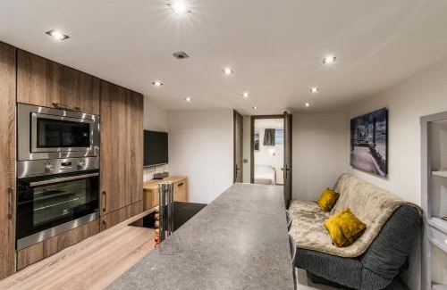 Veyrier-du-Lac Apartment | Inviting Stay at La Terrasse du Lac with Family-Friendly Perks