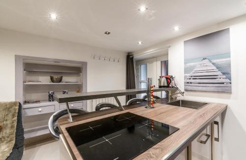 Veyrier-du-Lac Apartment | Inviting Stay at La Terrasse du Lac with Family-Friendly Perks