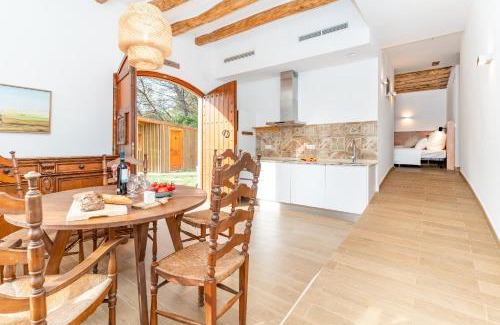 Can Ginebre Apartment | Experience La Terraza: Elegant Apartment in Catalan Masia