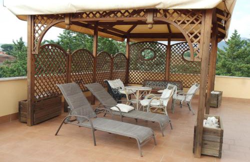 Zagarolo Bed & Breakfast | Oceanfront Getaway at La Terrazza Su Roma - Rated 8.8
