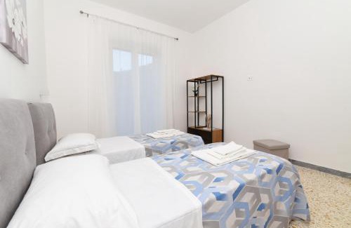 Bomerano Apartment | Family-Friendly Retreat at La Terrazza sugli dei 2
