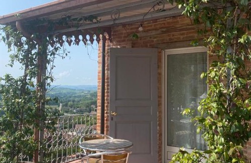 Montegrosso dʼAsti Apartment | Idyllic La Terrazza sul Monferrato with Hot Tub & Dining