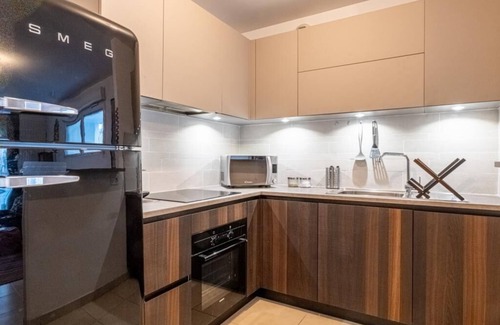 Cran-Gevrier Apartment | Discover La Terrazza sul Thiou: Lake View & Private Garage