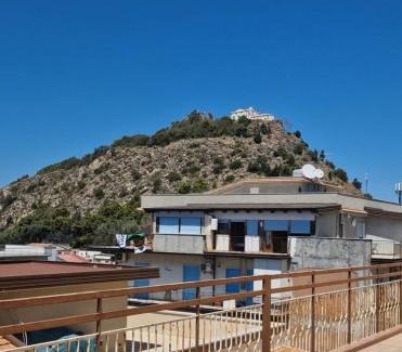 Capo d'Orlando Apartment | Pet-Friendly Haven: La terrazza sulle Eolie Awaits You