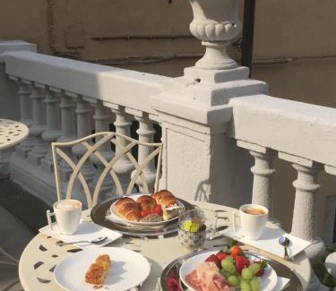 Vercelli House | Charming La Terrazza Vercelli: Pet-Friendly Retreat