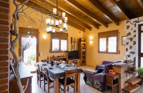Linyola House | Delightful La Teuleria de Linyola: Breakfast & Family-Friendly