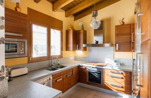 Linyola House | Delightful La Teuleria de Linyola: Breakfast & Family-Friendly